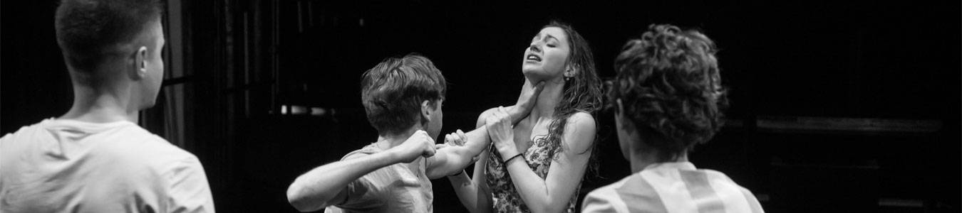 JOCURI IN CURTEA DIN SPATE / GAMES IN THE BACKYARD 