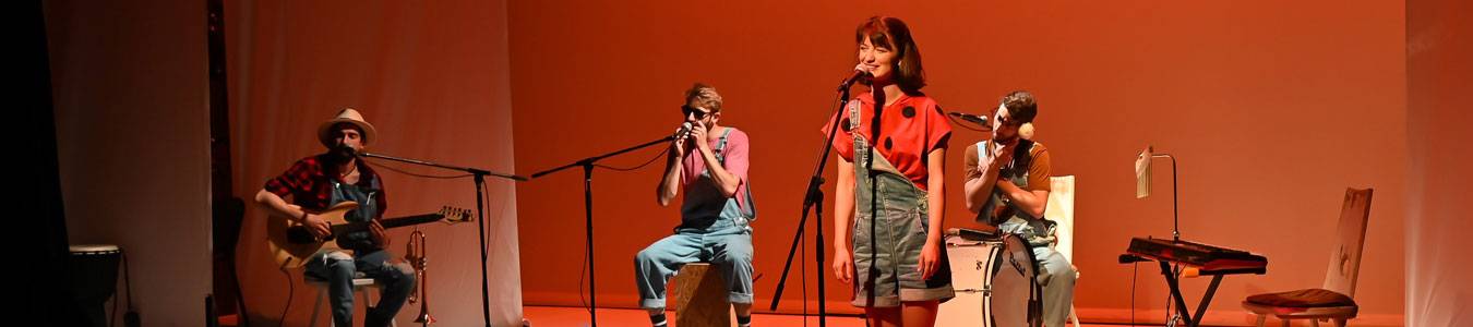 VACA ROSALINDA (O FABULA MUZICALA)