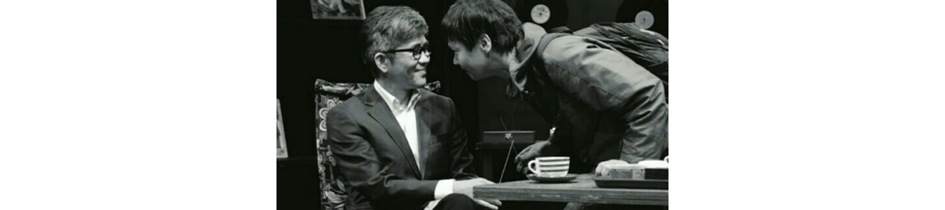 RAFINAMENTUL SALONULUI DE CEAI / BLACK AND WHITE TEAROOM - COUNSELLOR