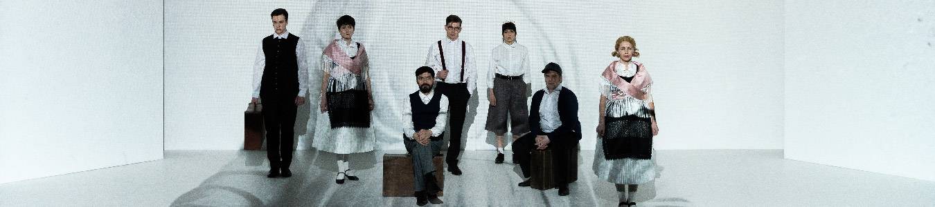 MENSCHEN. ZU VERKAUFEN / OAMENI. DE VÂNZARE / HUMANS. FOR SALE