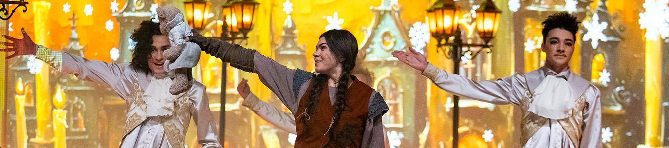 FETITA CU CHIBRITURI